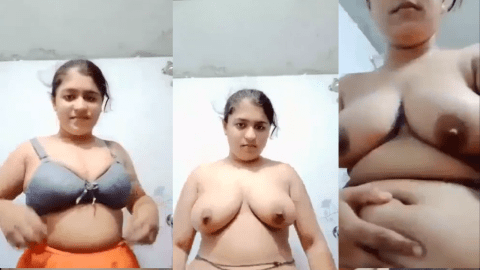 Desi indian gf showing her boobs viral video mms sex xxx video leaked desi sex